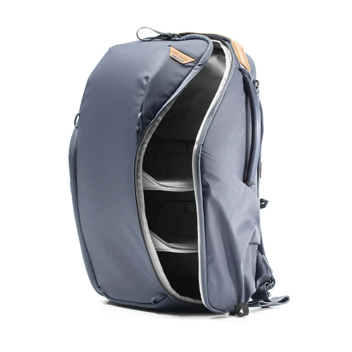 Everyday Backpack Zip 20L - Image 7
