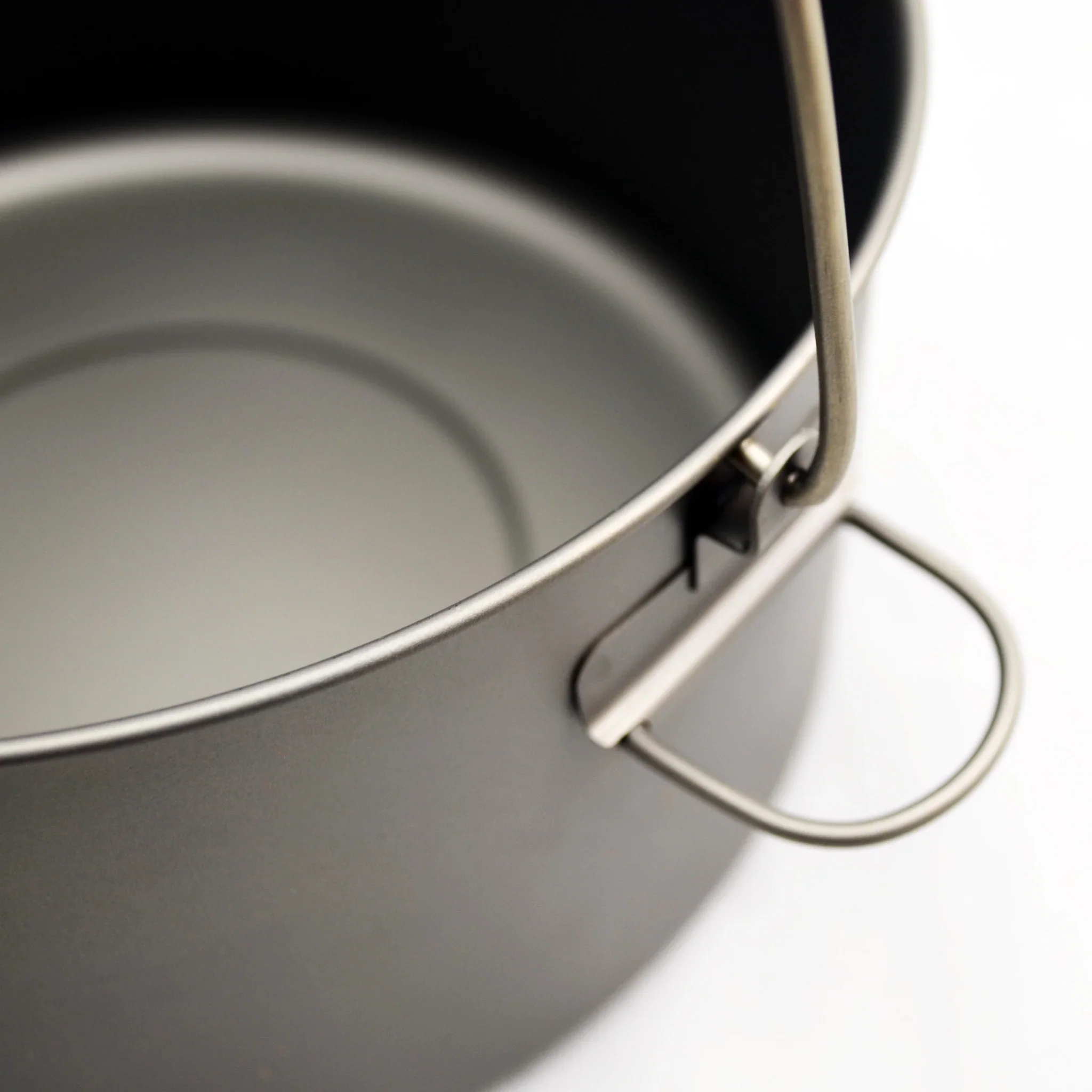 Titanium 2000ml Pot with Bail Handle - Image 5