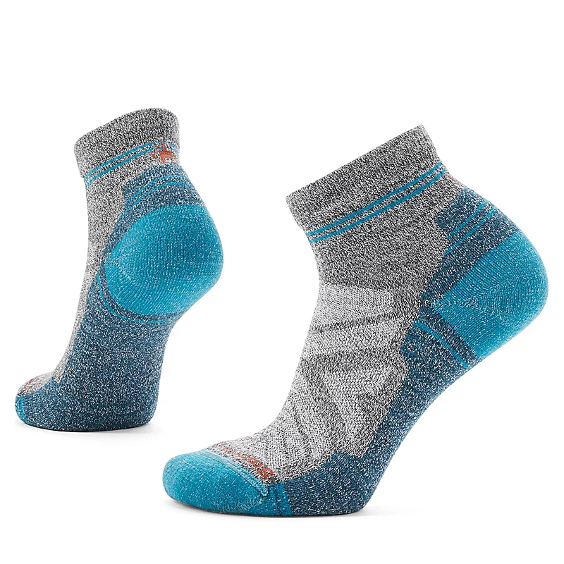 W's Hike Light Cushion Ankle Socks - Image 3